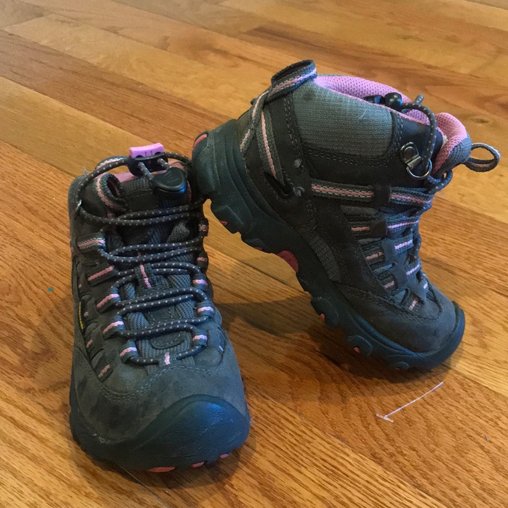 Girls Keen boots